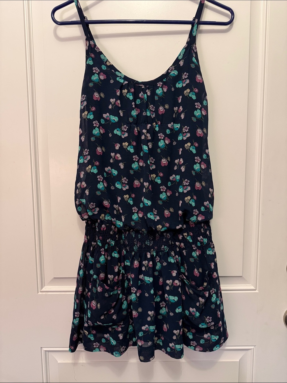 American eagle floral drop waist mini dress with pockets navy blue size 2
